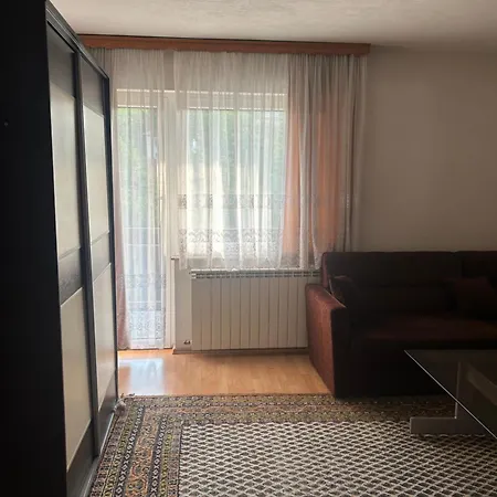 Spacious شقة *
